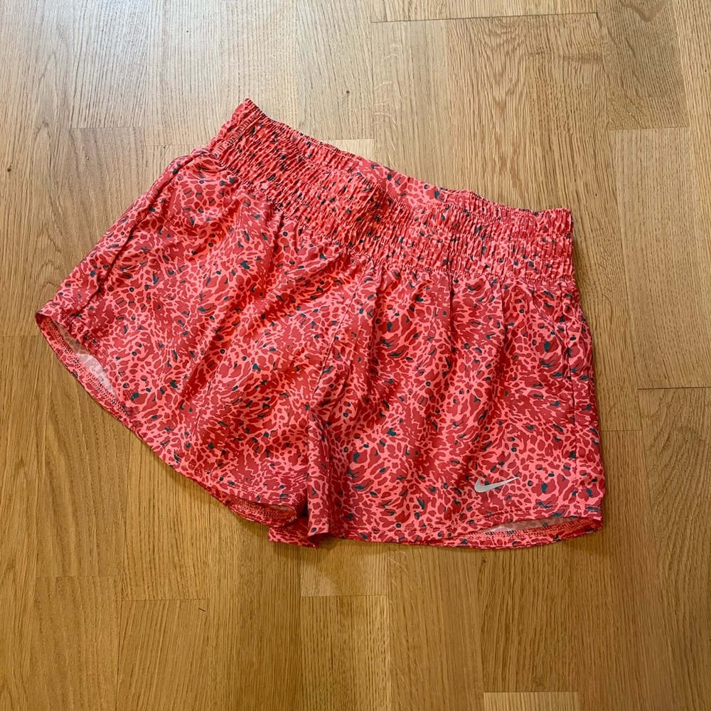 Nike Women's Pink Patterned Shorts